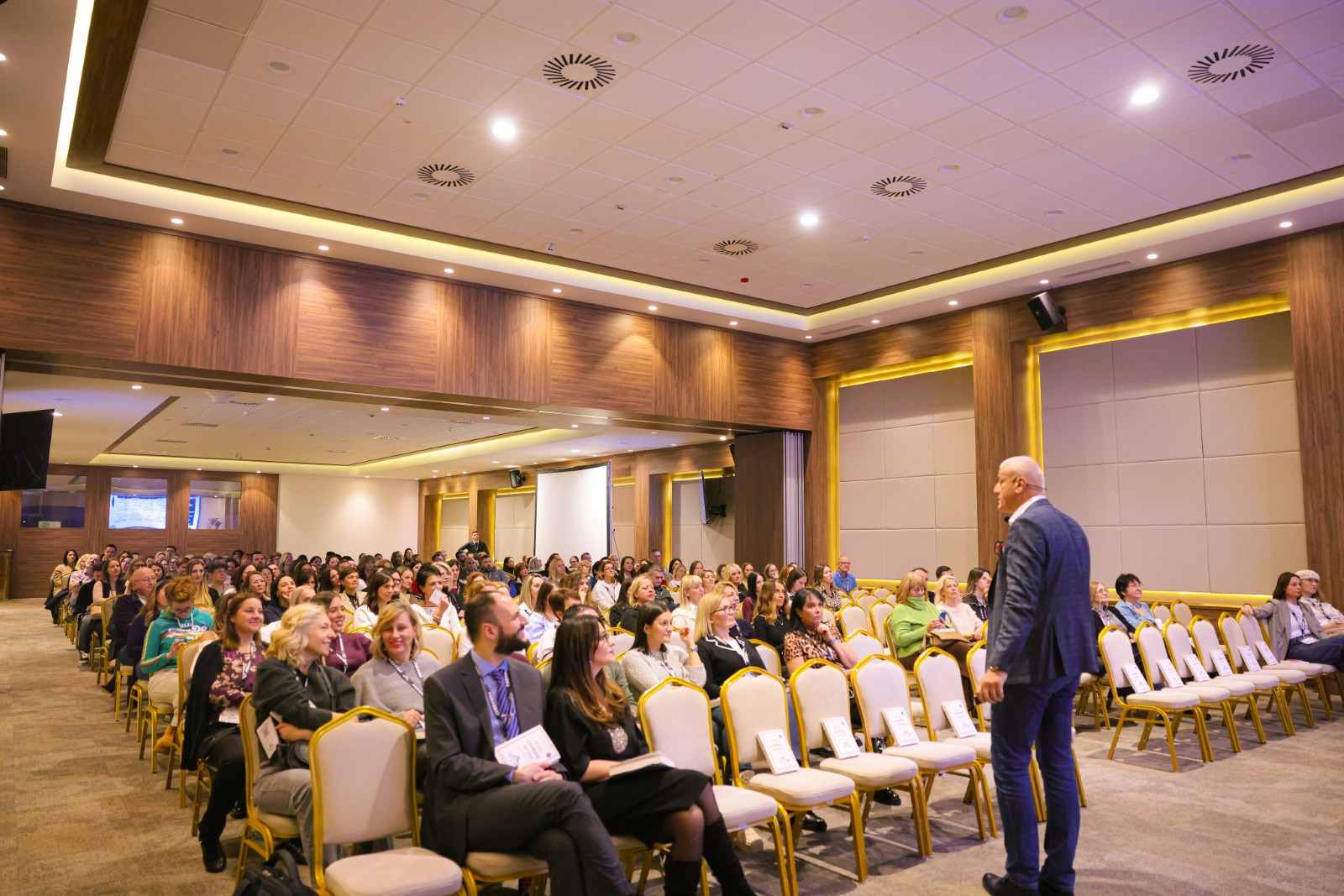 Dan 1 - 816A2136.jpg